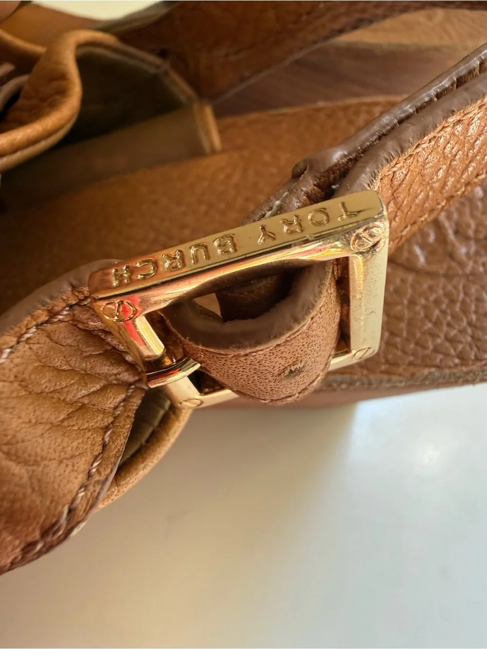 Tory Burch Amanda wedge women size 8 Tan Leather Wedge Sandals with Logo Emblem